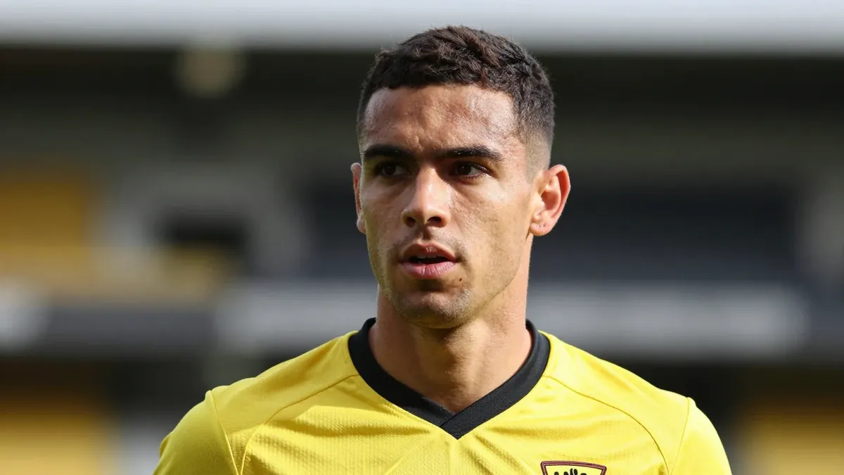 Watford have sold midfielder Imran Louza to Panathinaikos for £7m and are finalising a deadline-day move for striker...